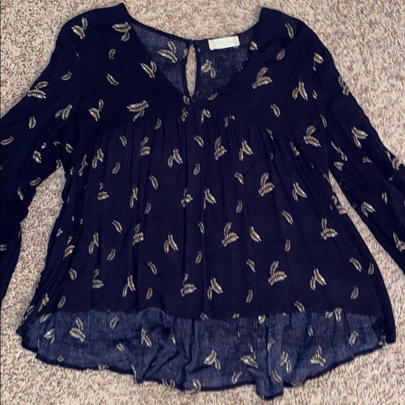 Top - Picture 2 of 2